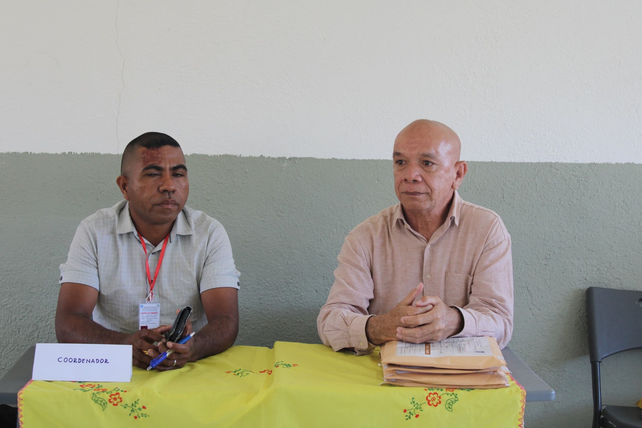 ESTUDANTE 49 IHA ESKOLA ESG DARALOI-IRALER HALA'O EZAME NASIONÁL HO NORMÁL NO KONTROLADU